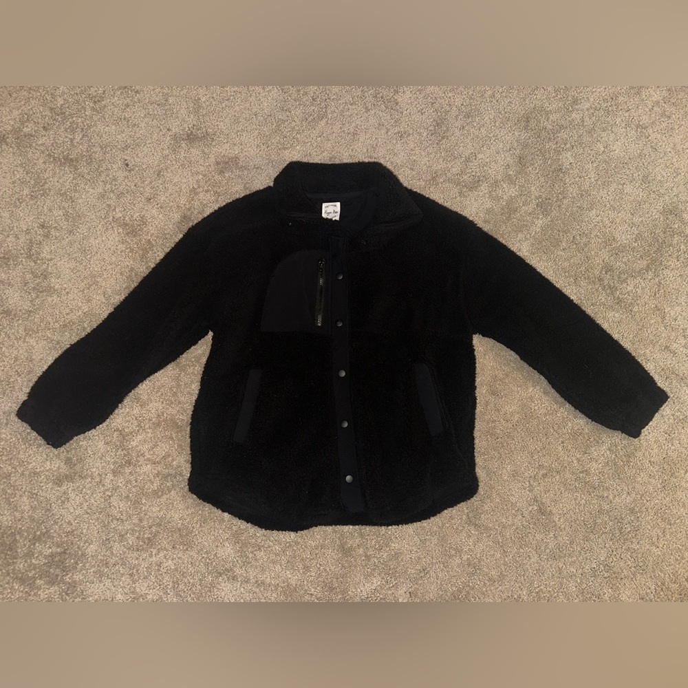 Hippie Rose Black Sherpa Pullover